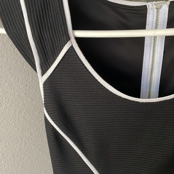 Express Ribbed Mini Dress - Picture 4 of 6